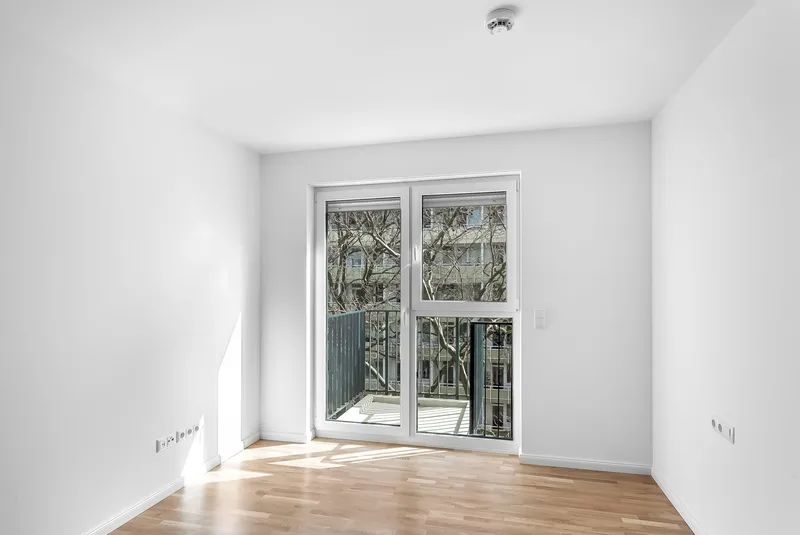 Unmöbliertes Studio mit EBK in Lichtenberg — photo 1